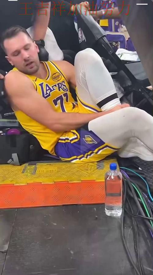 东契奇状态回升引发热议 防守端问题再次暴露